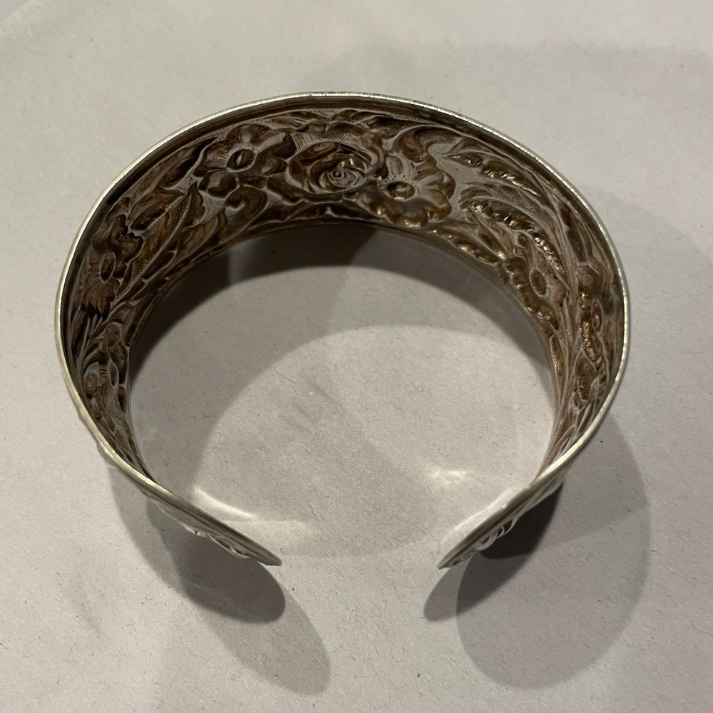 Vintage S Kirk & Son Floral Repousse 1 1/4” Wide Cuff Bracelet - Picture 8 of 8